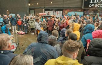 Tide Lines surprise Glasgow shoppers with Easter busker performance