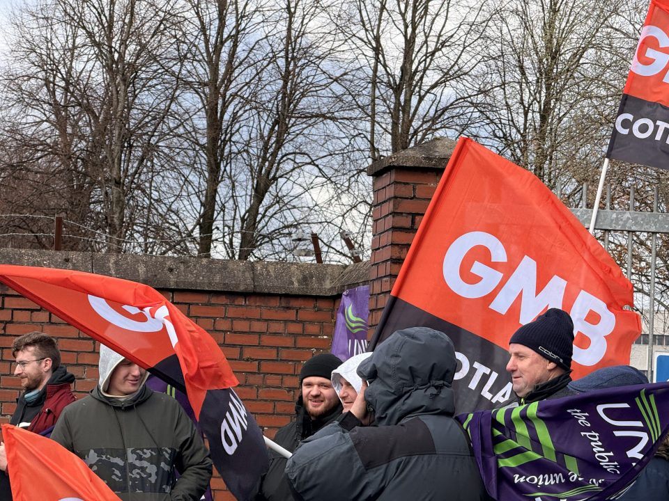 Scottish Water staff strike over pay dispute