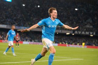 Scott McTominay scores stunner to fire Napoli to Serie A title success