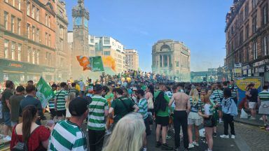 Thousands of Celtic fans celebrate title win in Glasgow’s Trongate