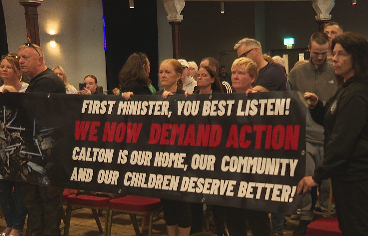 Residents of Calton have called for First Minister John Swinney to visit the area.