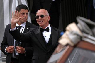 Billionaire Jeff Bezos marries Lauren Sanchez in lavish Venice ceremony
