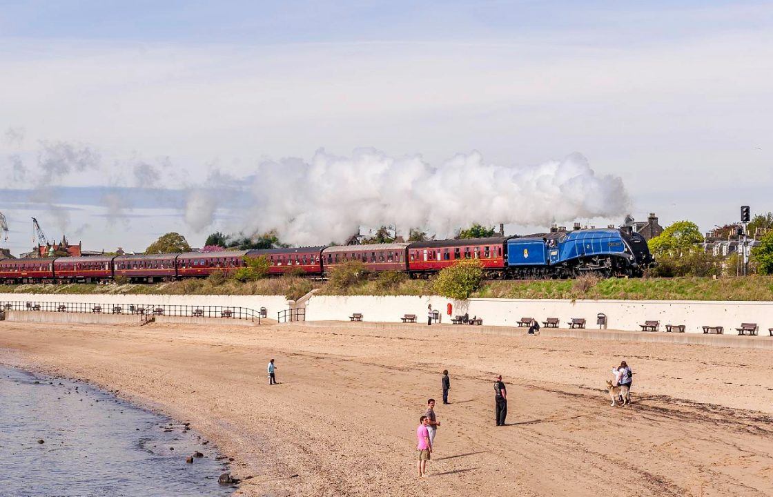 Iconic steam engine to carry rail passengers across Forth Bridge during Edinburgh Fringe Festival