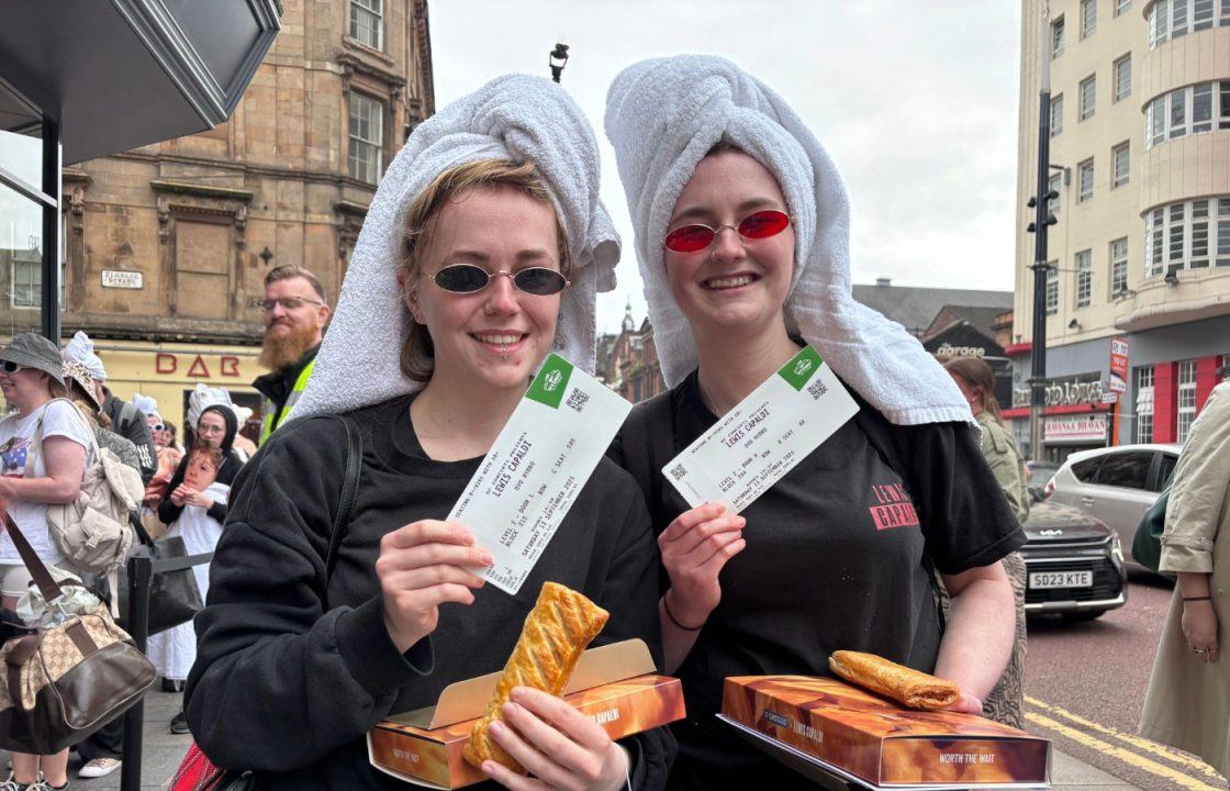 Winners of Lewis Capaldi look-a-like contest crowned in Glasgow