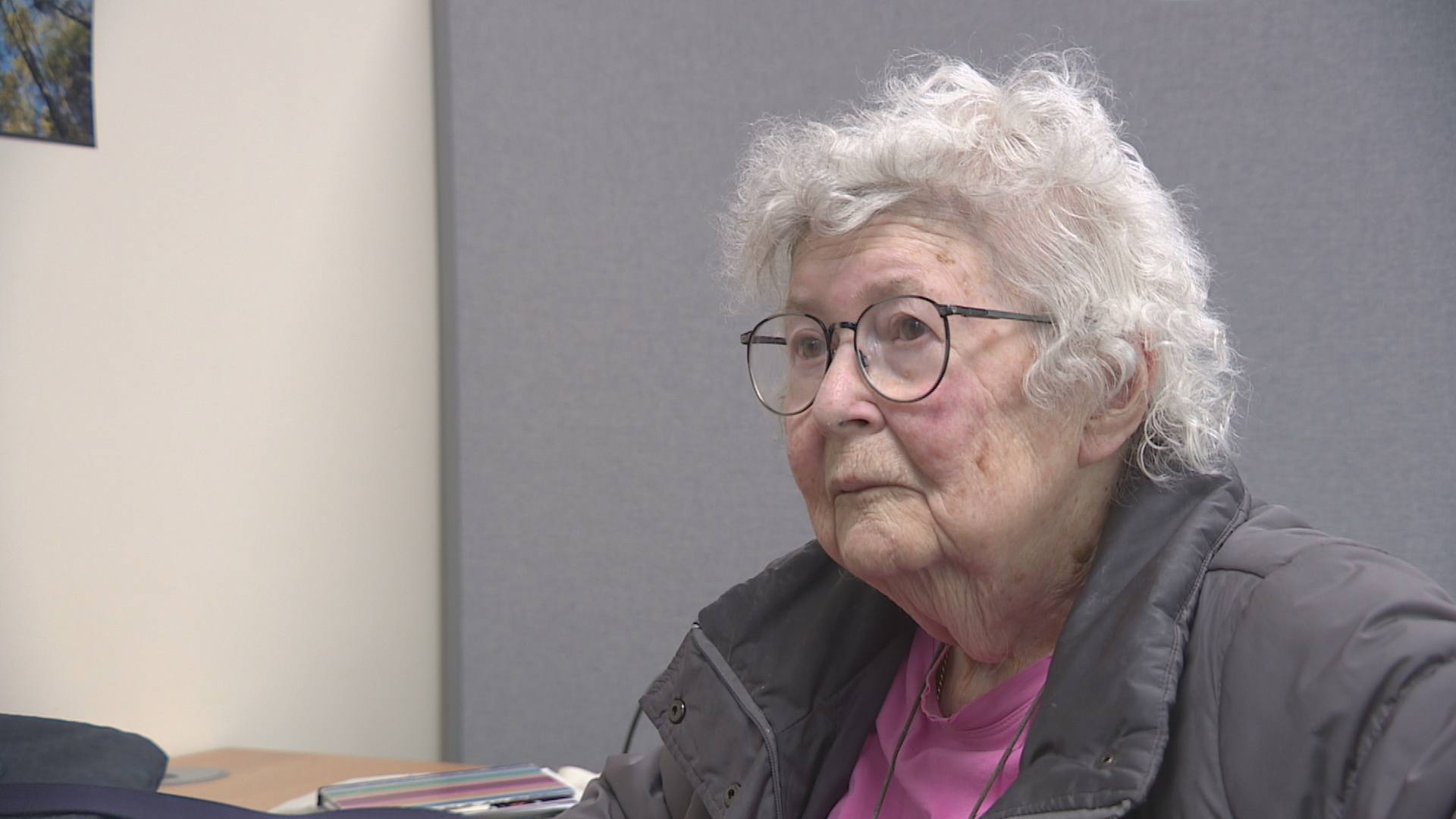 'I will never bank online' - Woman says she had £8,000 stolen from her bank account