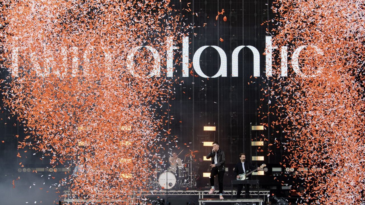 Twin Atlantic condemn politicians’ calls for Glastonbury to cancel Kneecap