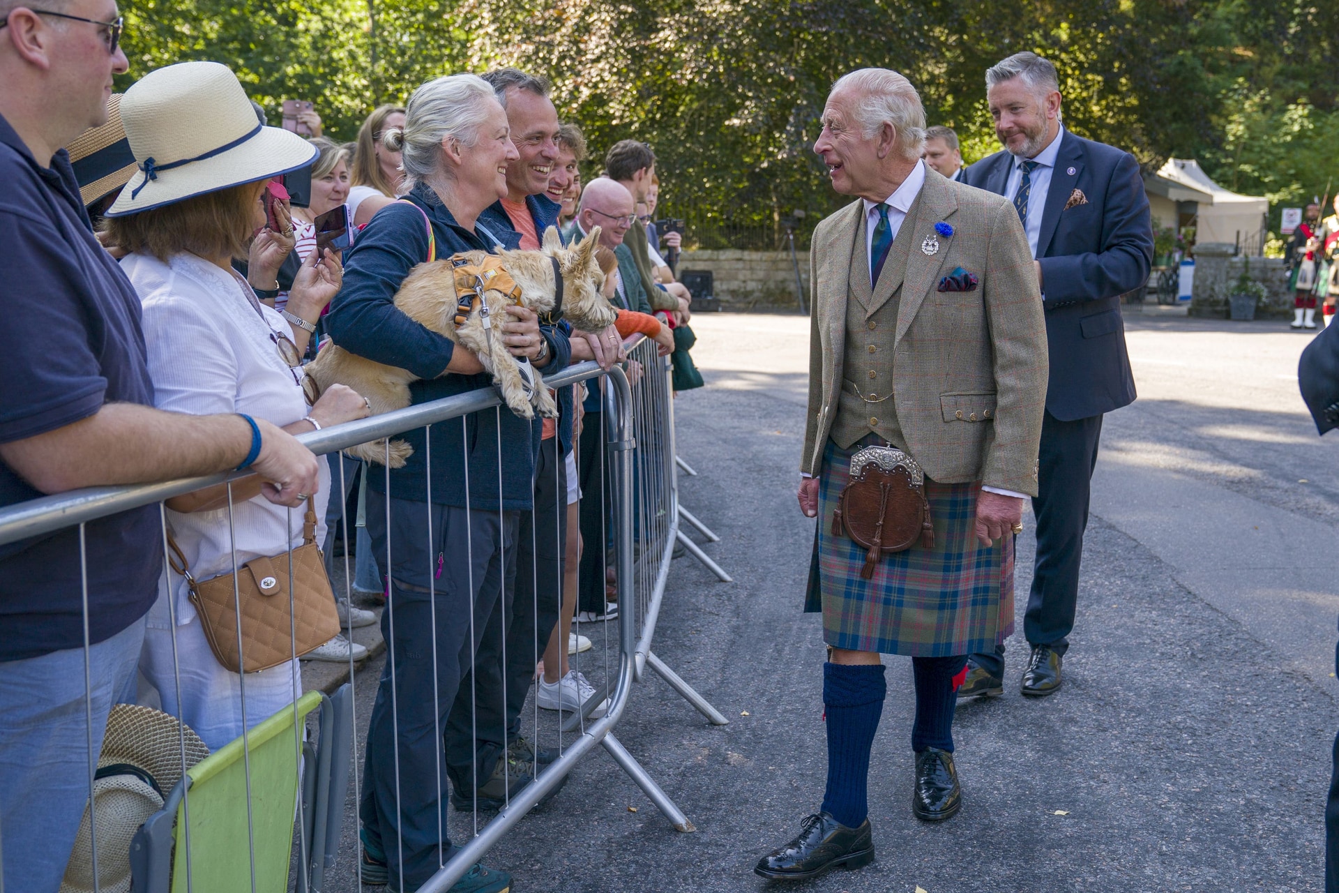 The King chatted to members of the public at the gates of Balmoral (Jane Barlow/PA)