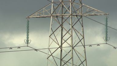 ‘Insulting’ energy bill discount for homes near new pylons