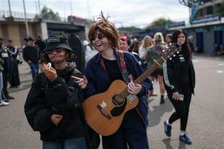 Thousands gather at Murrayfield as Oasis play in Scotland for first time in 16 years