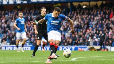 James Tavernier rescues draw with Dundee United as Rangers fans vent anger