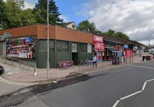 Hunt for man on crutches after machete attack in Springburn pub 
