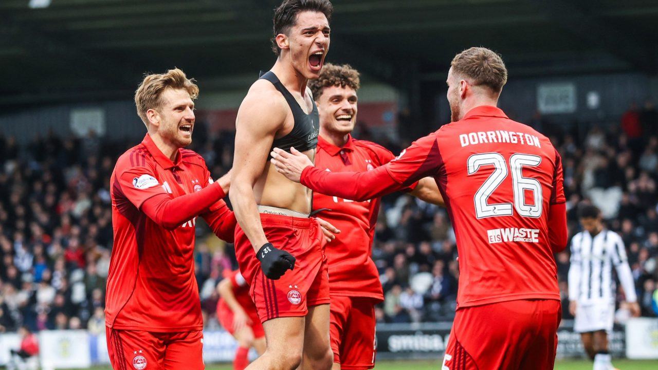 Marko Lazetic snatches last-gasp victory for Aberdeen against 10-man St Mirren