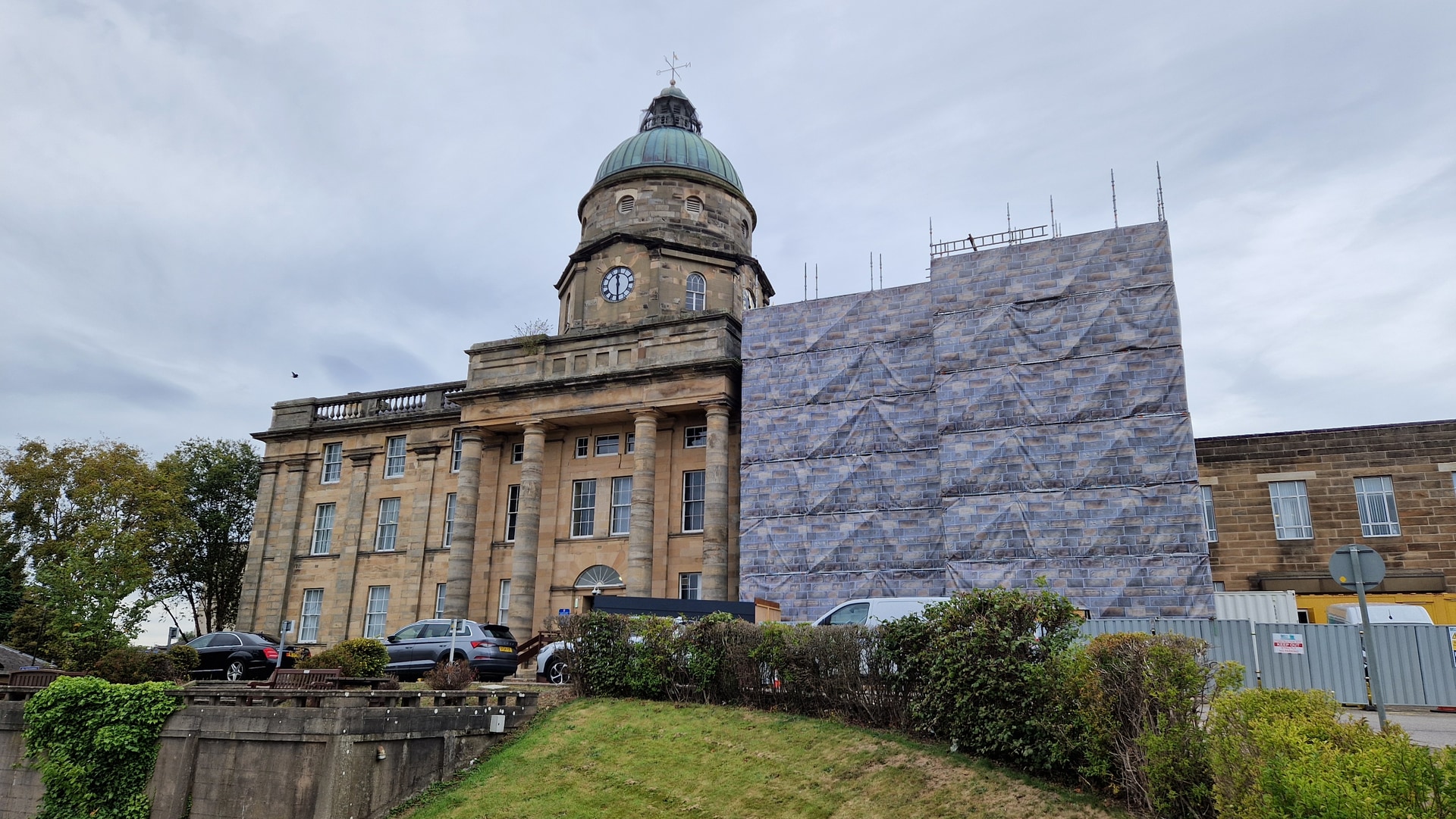 NHS Grampian restored the south-west side of Dr Gray's Hospital.