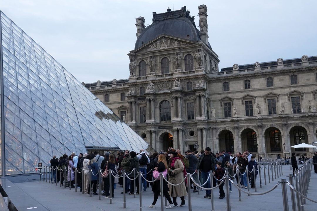 Louvre reopens three days after thieves stole French crown jewels