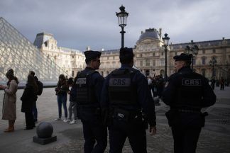 Two suspects in Louvre jewel heist admit involvement, says Paris prosecutor