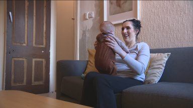 Rare pregnancy condition leaves new mum with broken back