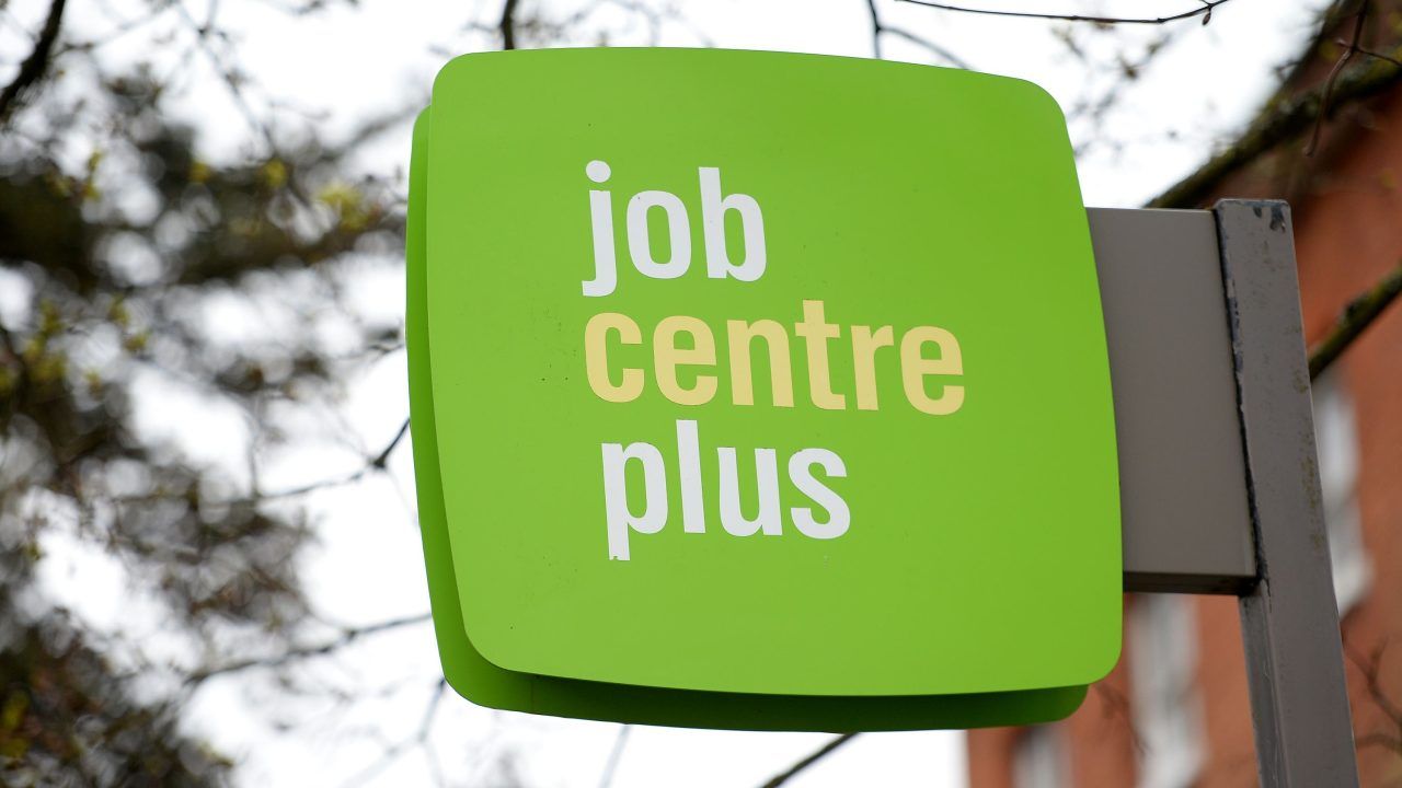Unemployment in Scotland falls slightly in last quarter