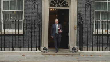 Starmer insists he did not authorise attack on cabinet