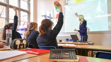 Scottish teachers to ballot on strike action over contact time dispute