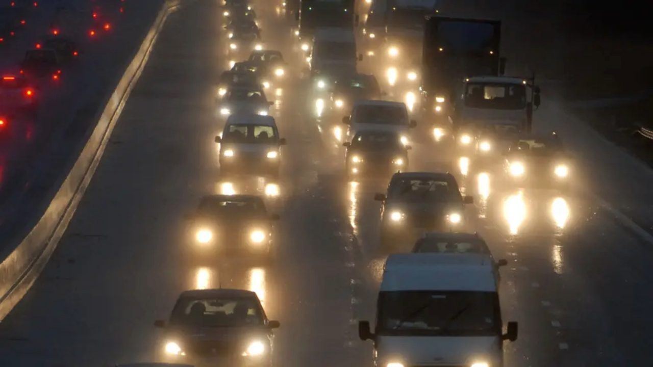 Brighter headlights more likely to cause glare for drivers, study finds