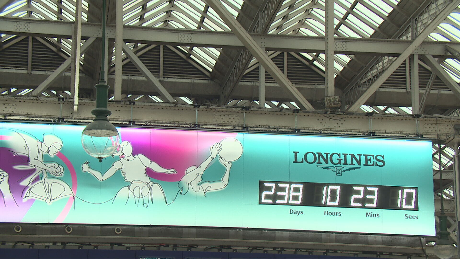 A clock in Glasgow Central Station is counting down to the Commonwealth Games 2026