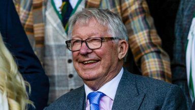 St Mirren boss Stephen Robinson humbled by congratulations from Sir Alex Ferguson
