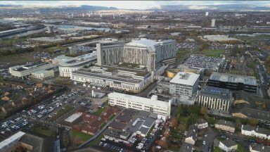 Health board apologises after admitting opening hospital too early