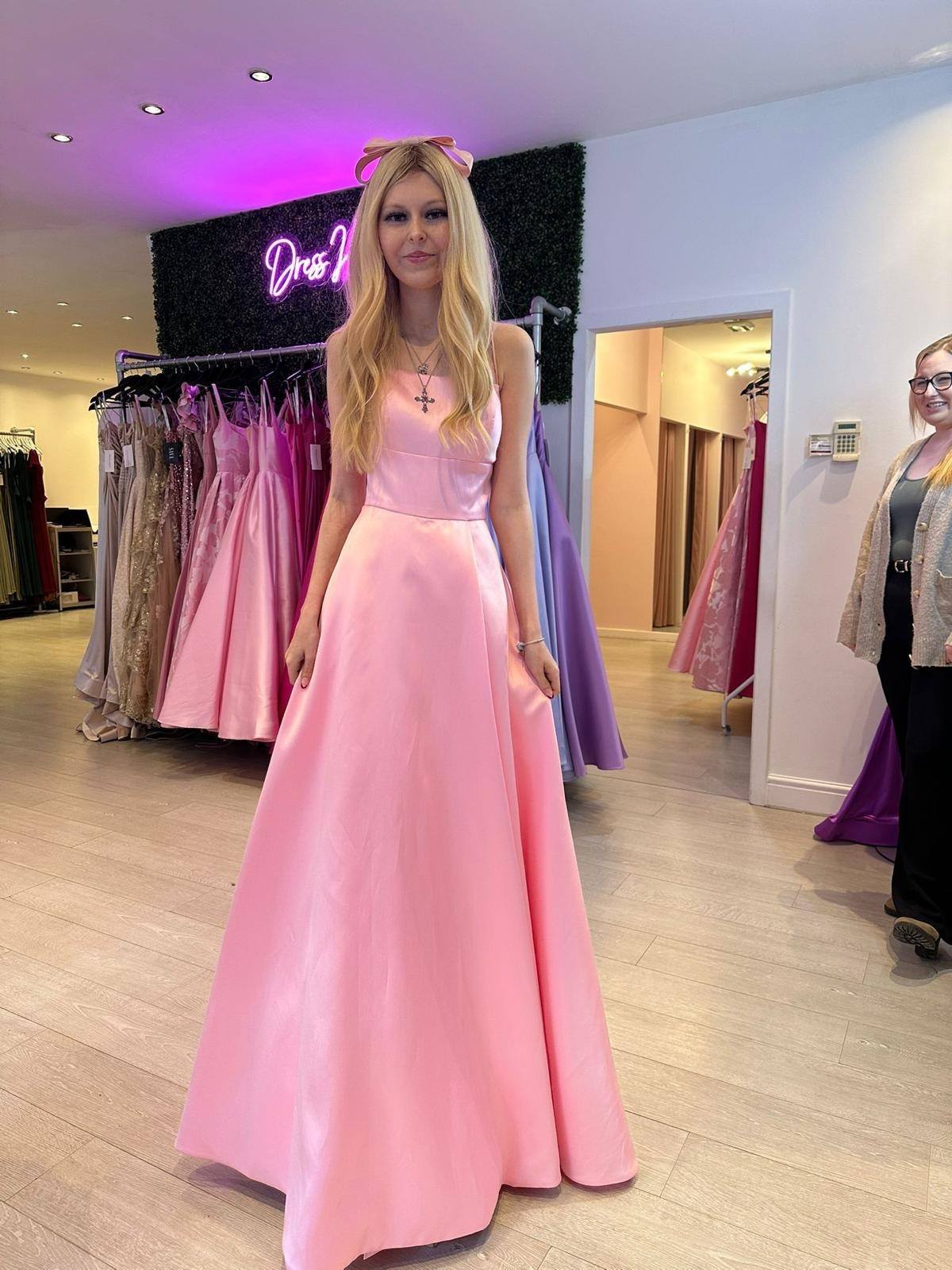 Isla Sneddon, 17, lived for just six months after being diagnosed.