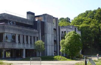 Public urged to report fly-tipping at abandoned Prudential Insurance offices in Stirling