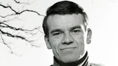 Tributes to one of Scotland’s ‘Wembley Wizards’ and Chelsea legend after death aged 85