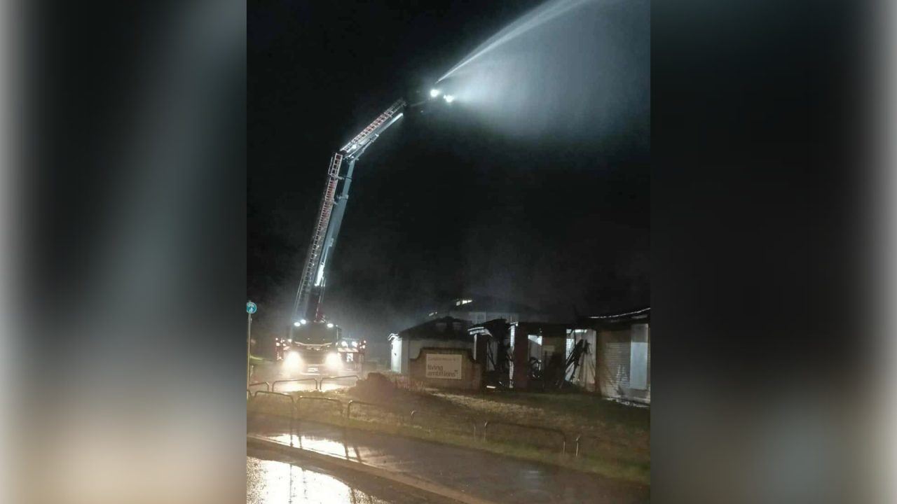 Fire crews tackle blaze at abandoned Kirkintilloch building