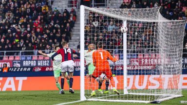 Ten-man Celtic draw 2-2 with Bologna for valuable Europa League point