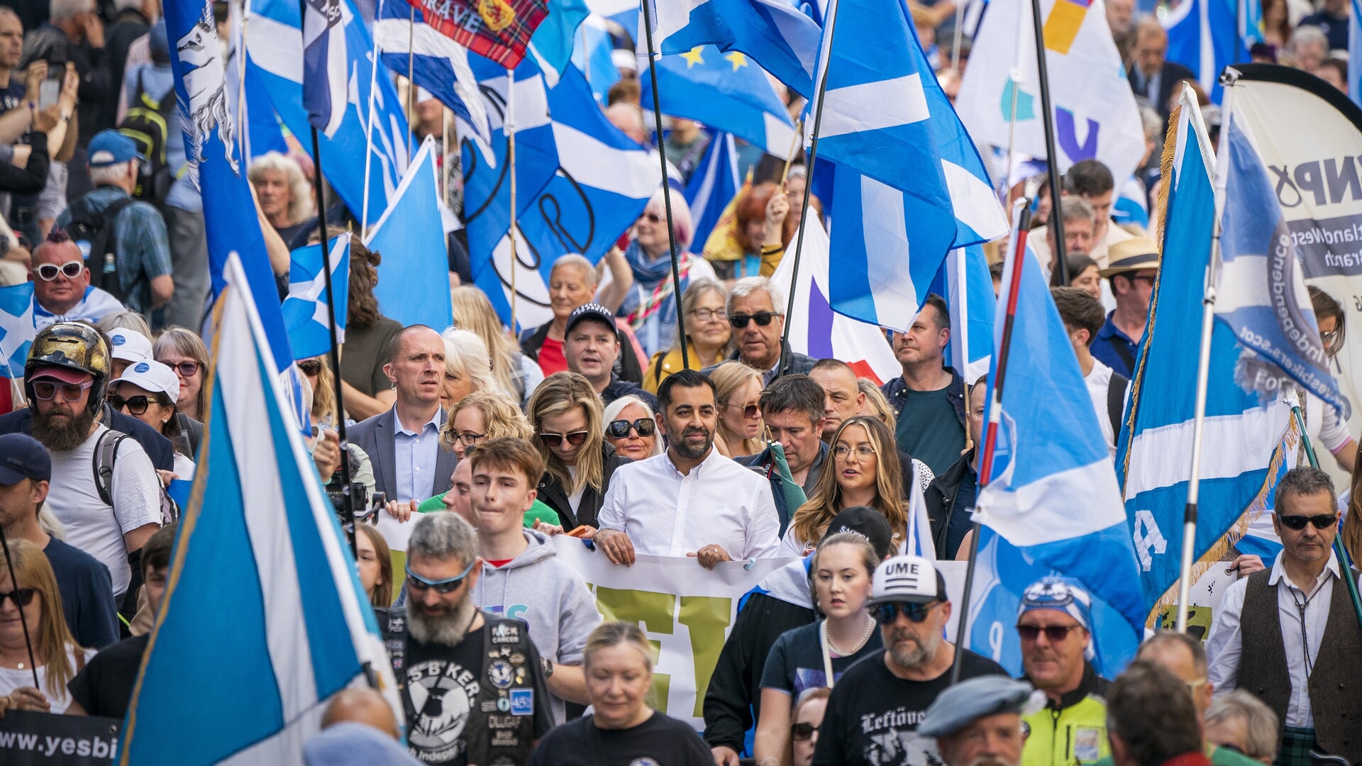 Sir Tom Hunter suggested independence could work if the Scottish Government was more competent.