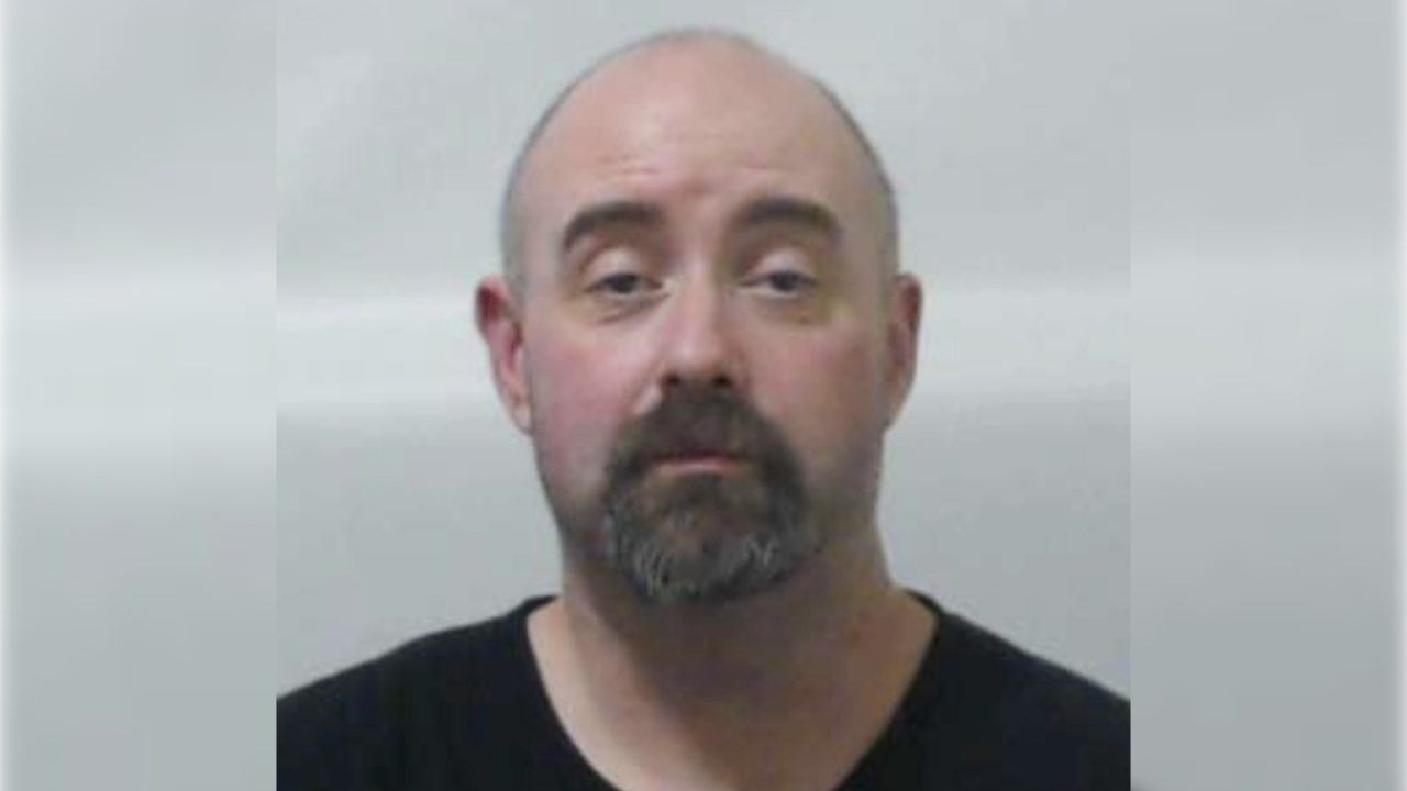 Fraudster made £1m with fake identity scam while on run from police