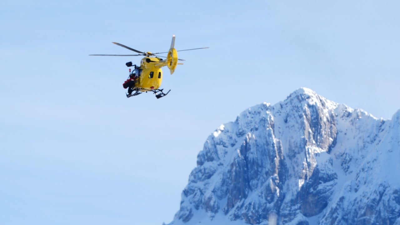 Lindsey Vonn thanks doctor who ‘saved my leg from being amputated’ after crash