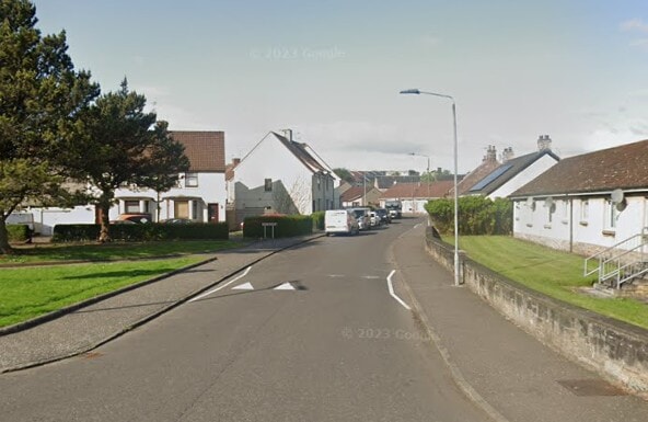 Hunt for attacker who fled in SUV after stabbing man in street in Sauchie