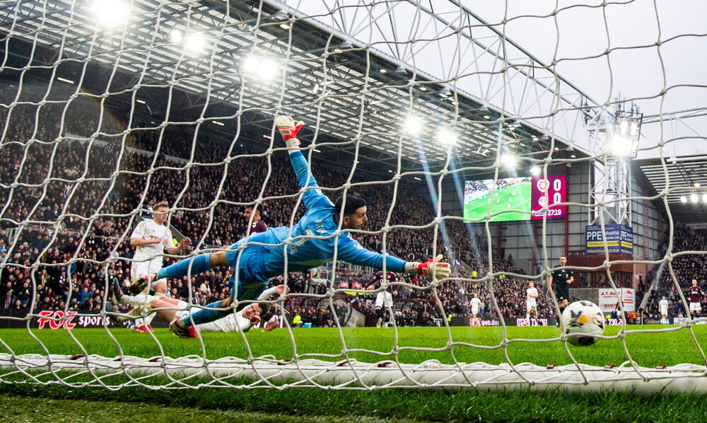 Claudio Braga’s goal takes Hearts seven points clear ahead of Old Firm clash