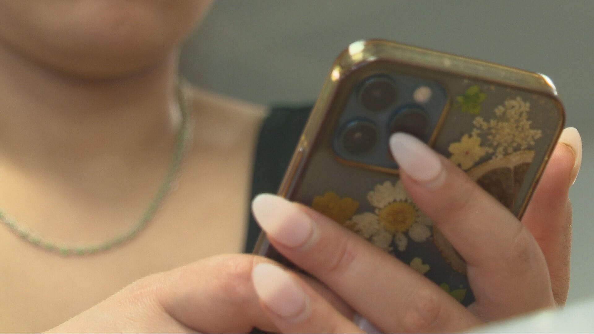 Teens could be facing a blanket classroom phone ban if Sarwar becomes FM.