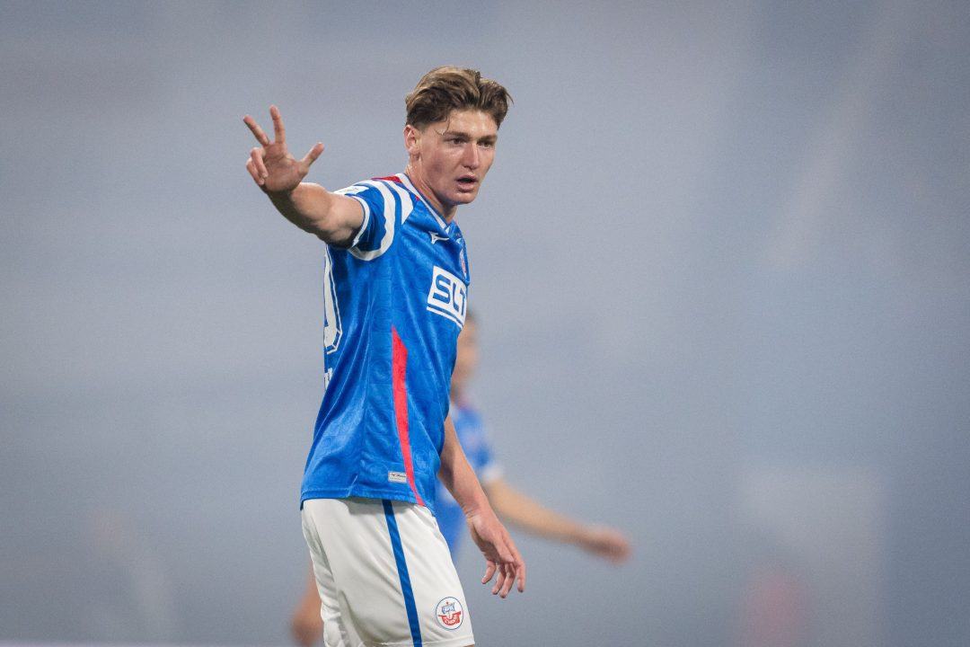 Rangers sign Ryan Naderi in last minutes of transfer deadline day