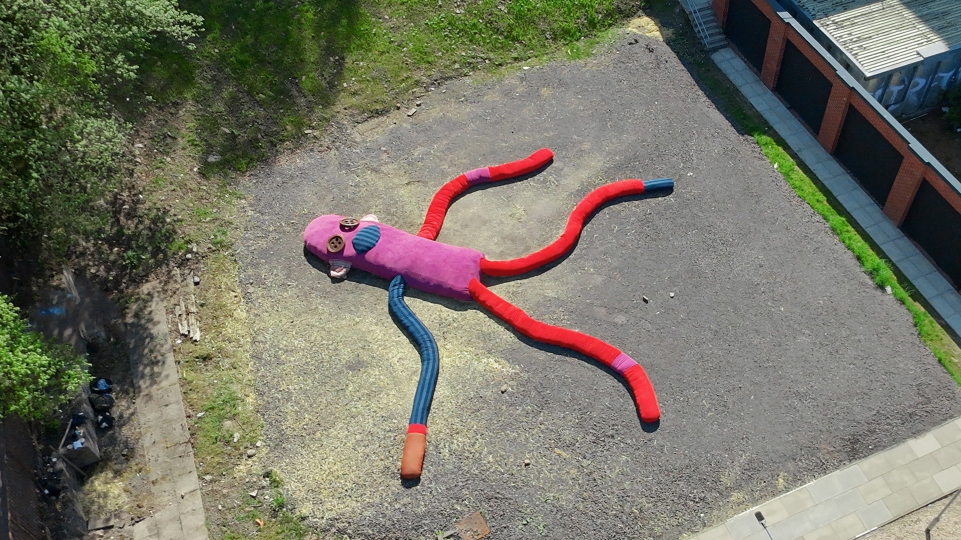 A Glasgow School of Art Graduate’s giant Sock Monkey graduation sculpture enters Guinness World Records 2026.