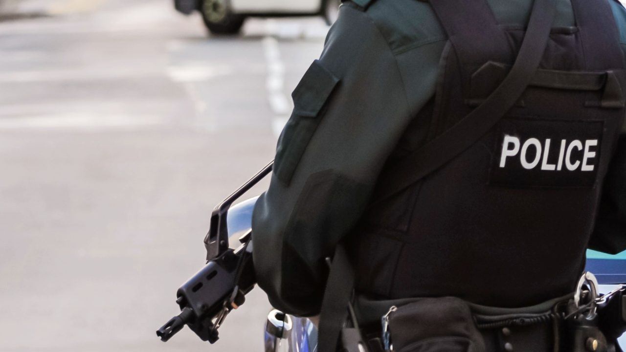 Man arrested after armed police respond to ‘stabbing’ near primary schools in Paisley