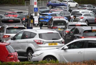 Hundreds queue at Costco petrol station amid rising fuel prices and empty pumps