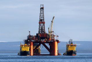 ‘Sheer fantasy’ to claim draining North Sea oil would would cut bills – experts