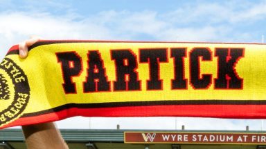 Partick Thistle close gap on Championship leaders St Johnstone to five points