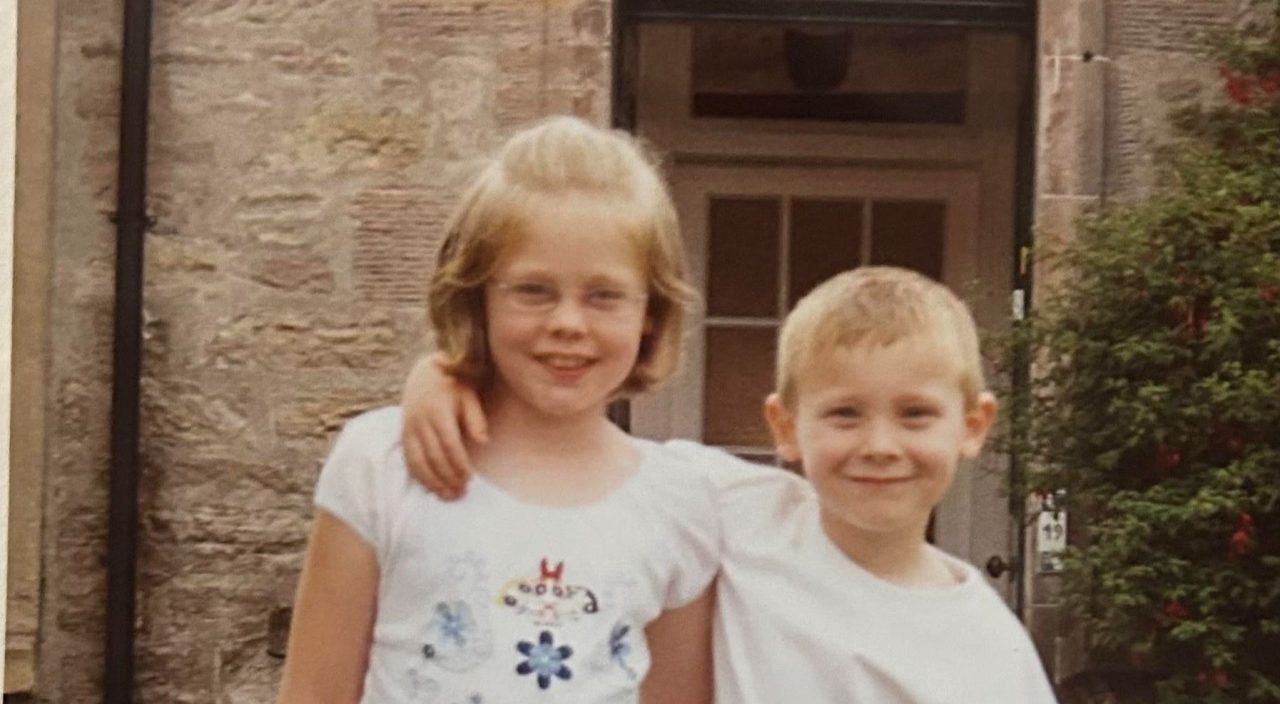 Man from Dumbarton to run seven marathons in a week in memory of late sister