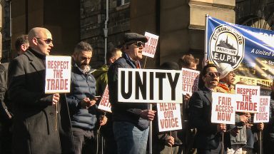 Private hire taxi drivers campaign over ‘unfair’ city rules affecting business