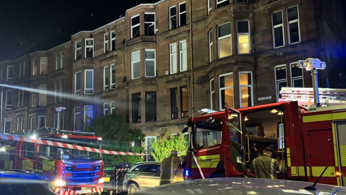 Firefighters tackle late-night Glasgow tenement flat blaze 