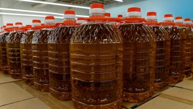 Hunt for white van after containers of cooking oil stolen in early-morning theft in Elgin