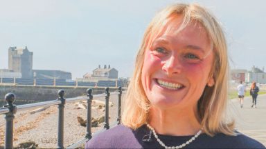 Marathon runner raising money for RNLI after dad’s double rescue