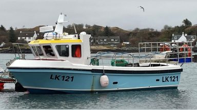 Inquiry into death of fisherman pulled overboard by rope